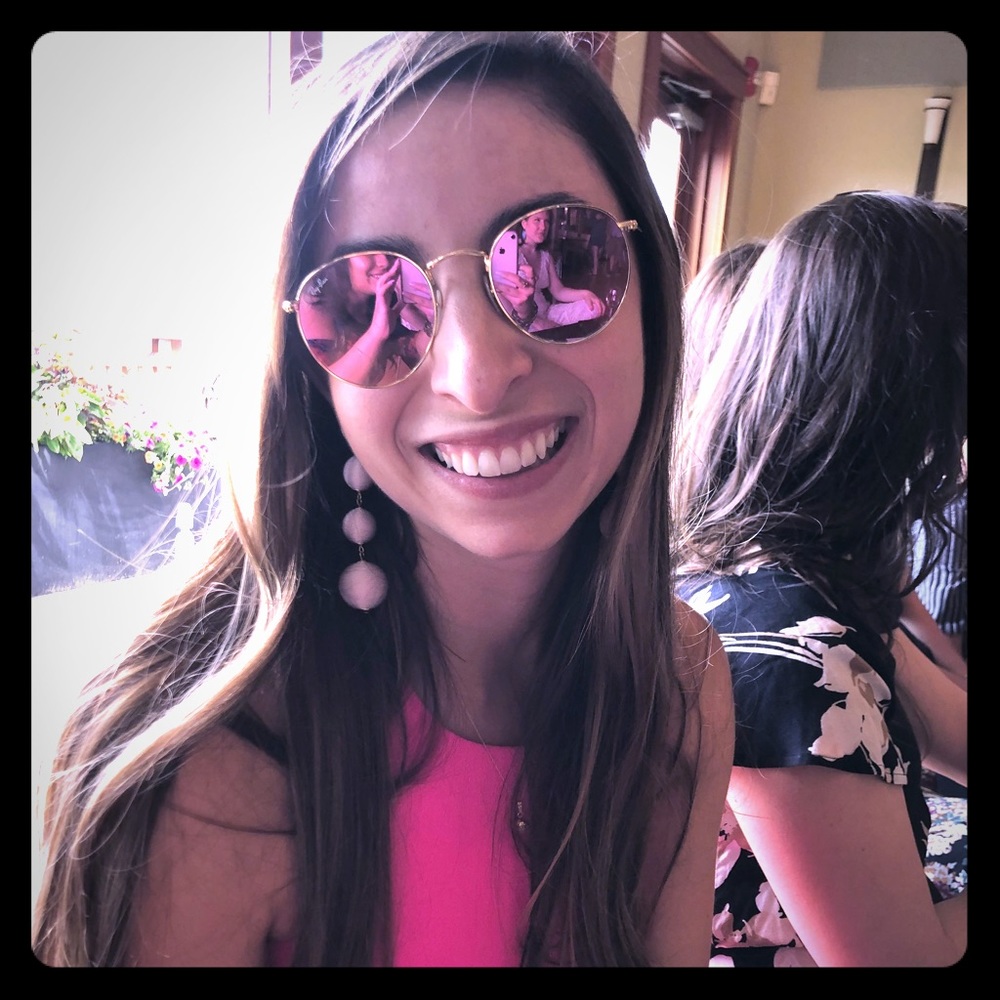 Meet your Posher, Victoria